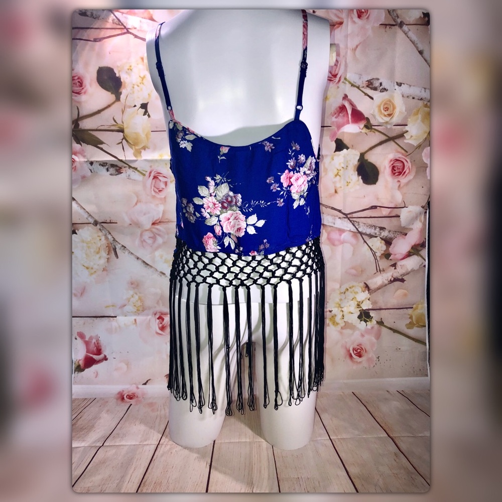 Floral Net and Fringe Crop Top - Picture 10 of 12
